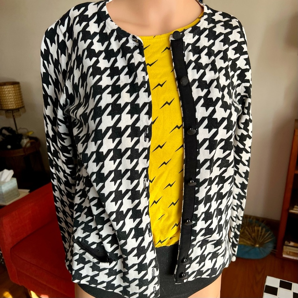 Vintage Black and White Houndstooth Cardigan - Picture 4 of 7